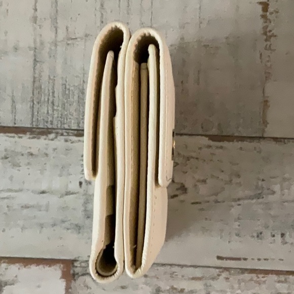 Chanel CC Logo Cream Caviar Leather TriFold Compact Wallet. Vintage - Picture 8 of 14